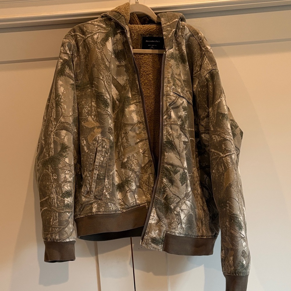 Abercrombie & Fitch Camouflage Hooded Jacket Sherpa Lined